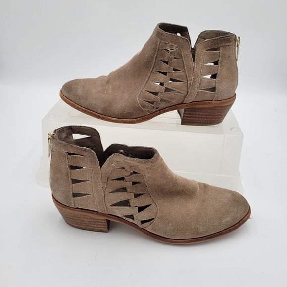Womans Vince Camuto Peera Brown Suede Ankle Booties Back Zipper S 8 - Picture 3 of 13